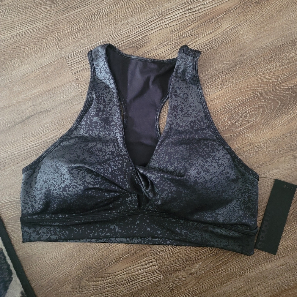 Sz 1XL NWT raceback Mono B sports bra